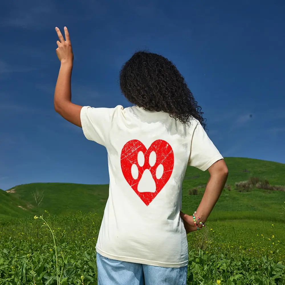 Vintage Dog Lover Heart Love Valentine's Day Paw Print T-Shirt - Cream Vintage Dog Lover Heart Love Valentine's Day Paw Print T-Shirt - Cream